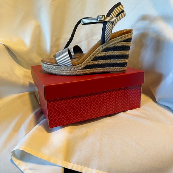 Kelly & Katie Navy and White Striped Wedges - Picture 2 of 4